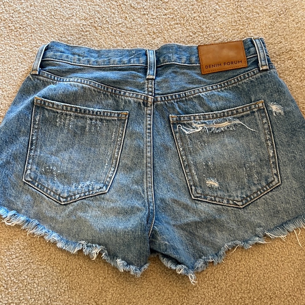 Aritzia denim shorts. The ex boyfriend shorts. Size 25 - Picture 2 of 3